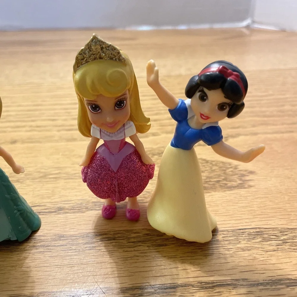 4 Disney Princess Cake Topper Figure Lot Elsa, Snow White, Isabella, Aurora 3-4